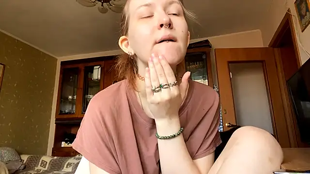 Snapshot of LaureenVielma chatting on April 16, 9:10 am LaureenVielma online show from April 16, 9:10 am