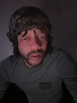 Snapshot of magic_man1085 chatting on February 1, 4:44 am magic man1085 online show from February 1, 4:44 am