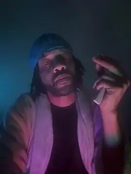 Snapshot of magic_man1085 chatting on February 4, 6:08 am magic man1085 online show from February 4, 6:08 am