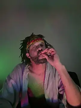 Snapshot of magic_man1085 chatting on February 5, 5:06 pm magic man1085 online show from February 5, 5:06 pm