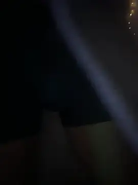 Snapshot of magic_man1085 chatting on February 6, 5:12 am magic man1085 online show from February 6, 5:12 am