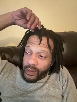 Snapshot of magic_man1085 chatting on February 9, 2:59 am magic man1085 online show from February 9, 2:59 am