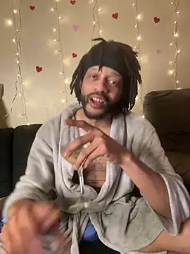 Snapshot of magic_man1085 chatting on February 22, 4:02 am magic man1085 online show from February 22, 4:02 am