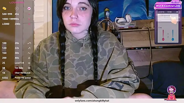 Snapshot of ahungkittykat chatting on April 9, 4:34 am ahungkittykat online show from April 9, 4:34 am