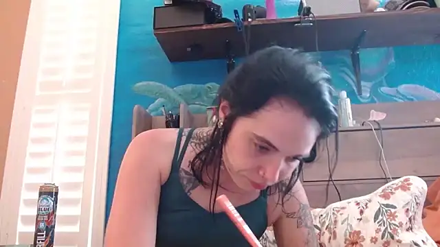 Snapshot of ahungkittykat chatting on April 19, 6:10 pm ahungkittykat online show from April 19, 6:10 pm