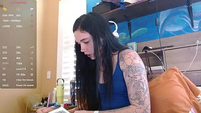 Snapshot of ahungkittykat chatting on April 21, 9:50 pm ahungkittykat online show from April 21, 9:50 pm