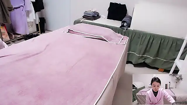 Snapshot of anne2026 chatting on February 13, 2:40 am anne2026 online show from February 13, 2:40 am