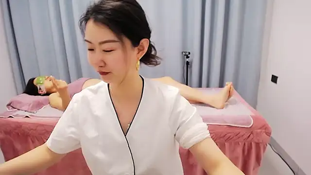 anne2026 online show from June 8, 1:20 am
