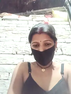 Snapshot of Divya-11431 chatting on March 17, 4:10 pm Divya-11431 online show from March 17, 4:10 pm