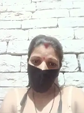 Snapshot of Divya-11431 chatting on July 11, 8:06 am Divya-11431 online show from July 11, 8:06 am
