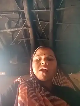 Snapshot of Pooja_sahu chatting on February 11, 6:51 am Pooja sahu online show from February 11, 6:51 am