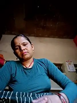 Snapshot of Pooja_sahu chatting on May 3, 4:18 am Pooja sahu online show from May 3, 4:18 am
