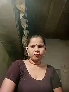 Snapshot of Pooja_sahu chatting on May 8, 4:45 pm Pooja sahu online show from May 8, 4:45 pm