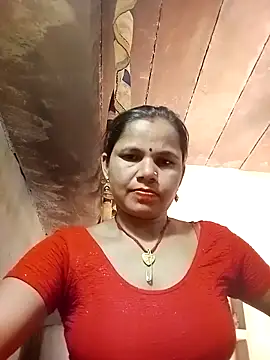 Snapshot of Pooja_sahu chatting on May 19, 6:31 am Pooja sahu online show from May 19, 6:31 am