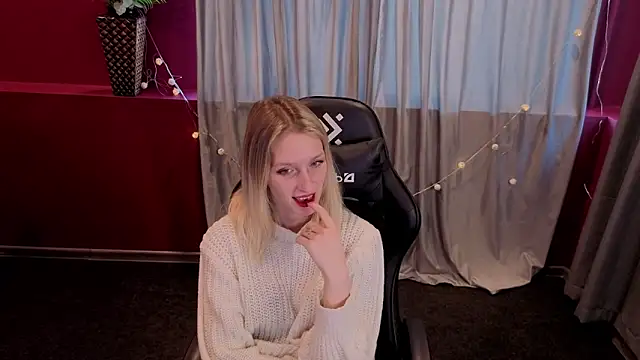 Snapshot of Akiro_Kim7 chatting on February 2, 2:32 am Akiro Kim7 online show from February 2, 2:32 am