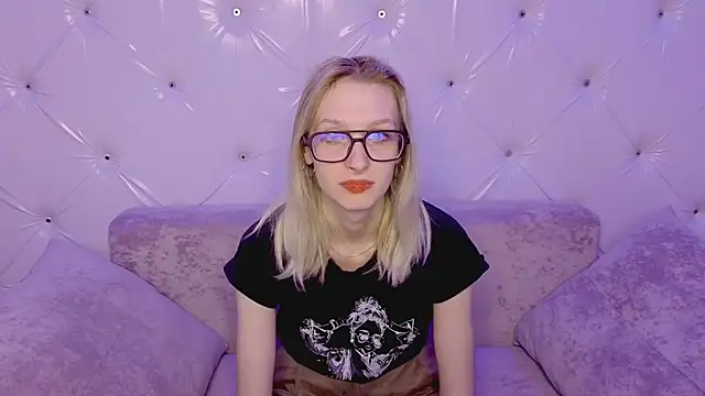 Snapshot of Akiro_Kim7 chatting on February 17, 2:19 am Akiro Kim7 online show from February 17, 2:19 am