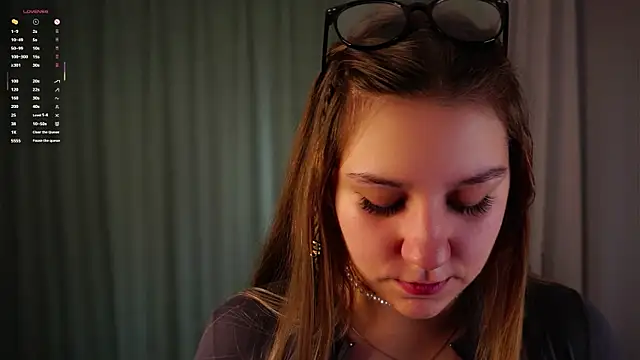 Snapshot of ShantellAngulo chatting on April 13, 1:44 am ShantellAngulo online show from April 13, 1:44 am