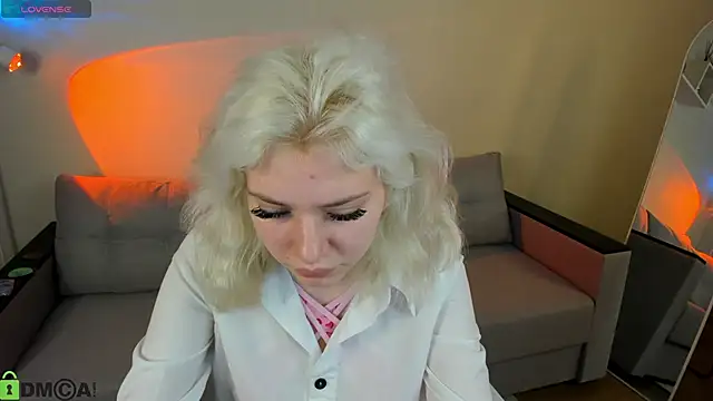 Snapshot of Kate_Krose chatting on February 3, 1:48 am Kate Krose online show from February 3, 1:48 am