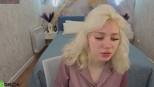 Snapshot of Kate_Krose chatting on February 7, 12:58 am Kate Krose online show from February 7, 12:58 am