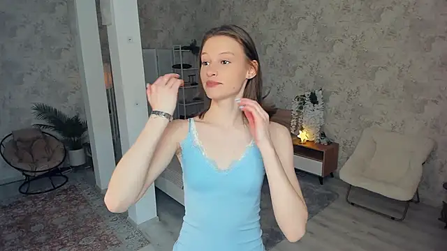 Snapshot of LianneBynon chatting on February 26, 8:46 am LianneBynon online show from February 26, 8:46 am