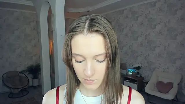 Snapshot of LianneBynon chatting on June 26, 8:41 am LianneBynon online show from June 26, 8:41 am