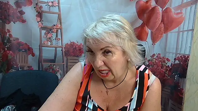 Snapshot of RenataDaster chatting on May 26, 12:50 am RenataDaster online show from May 26, 12:50 am