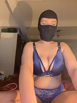 Snapshot of HelinHot chatting on February 28, 9:05 pm HelinHot online show from February 28, 9:05 pm