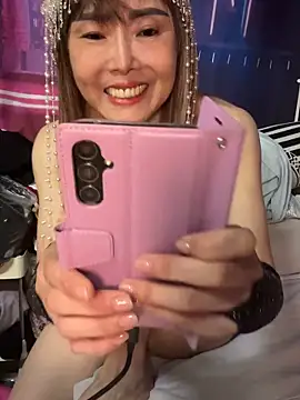 lenanane0126 online show from May 6, 10:59 pm