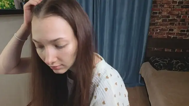 Snapshot of Lollyops chatting on February 6, 2:05 am Lollyops online show from February 6, 2:05 am