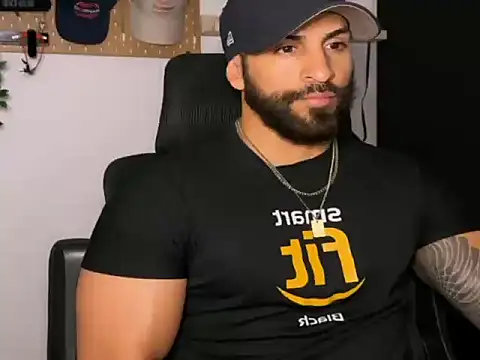 Snapshot of SamDornan51 chatting on February 4, 12:38 am SamDornan51 online show from February 4, 12:38 am