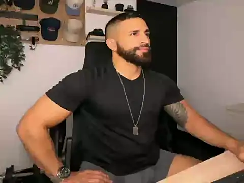 Snapshot of SamDornan51 chatting on February 15, 10:06 pm SamDornan51 online show from February 15, 10:06 pm