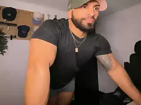 Snapshot of SamDornan51 chatting on February 26, 12:53 am SamDornan51 online show from February 26, 12:53 am