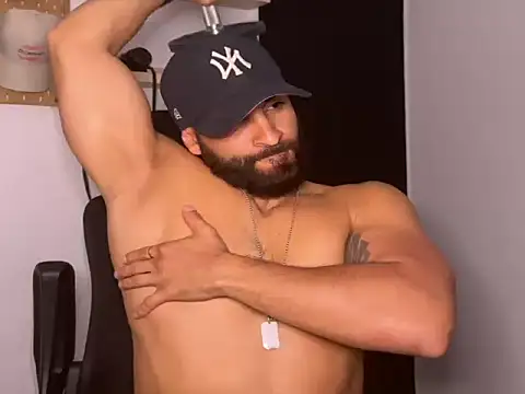 Snapshot of SamDornan51 chatting on February 27, 2:22 am SamDornan51 online show from February 27, 2:22 am