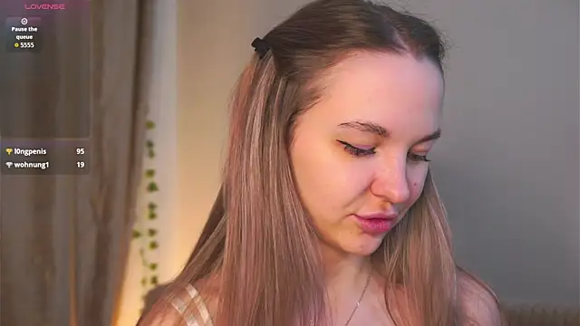 AricaPetties online show from March 3, 8:26 pm