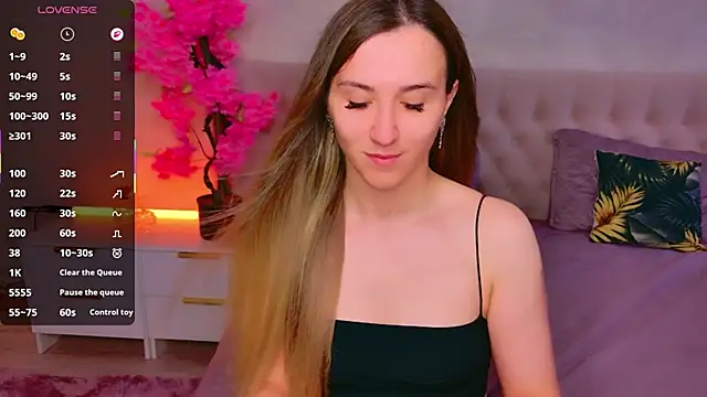 JasminUqueen online show from June 5, 1:23 am