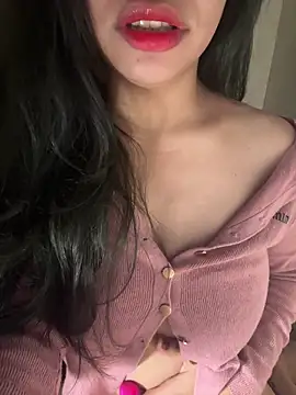 Snapshot of QuynhAnh_2k1 chatting on February 21, 5:47 pm QuynhAnh 2k1 online show from February 21, 5:47 pm