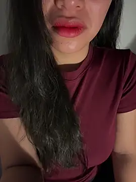 Snapshot of QuynhAnh_2k1 chatting on February 22, 9:24 pm QuynhAnh 2k1 online show from February 22, 9:24 pm