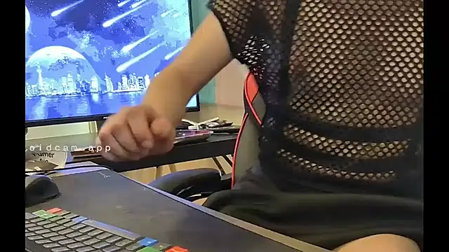 Snapshot of LovelyMeli chatting on February 24, 2:04 pm LovelyMeli online show from February 24, 2:04 pm