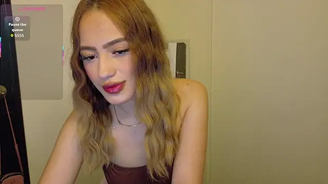 Snapshot of PaulaSantanaOf chatting on February 8, 1:42 am PaulaSantanaOf online show from February 8, 1:42 am