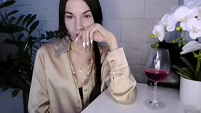 Snapshot of JuliaLovely chatting on February 8, 3:26 pm JuliaLovely online show from February 8, 3:26 pm