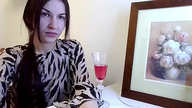 Snapshot of JuliaLovely chatting on February 24, 3:43 pm JuliaLovely online show from February 24, 3:43 pm