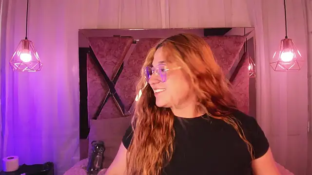 Snapshot of shantal_cooper_ chatting on February 9, 7:18 pm shantal cooper online show from February 9, 7:18 pm