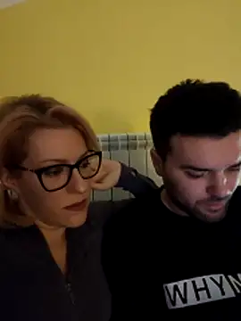 Snapshot of PolomaAndBobo chatting on February 9, 4:33 pm PolomaAndBobo online show from February 9, 4:33 pm