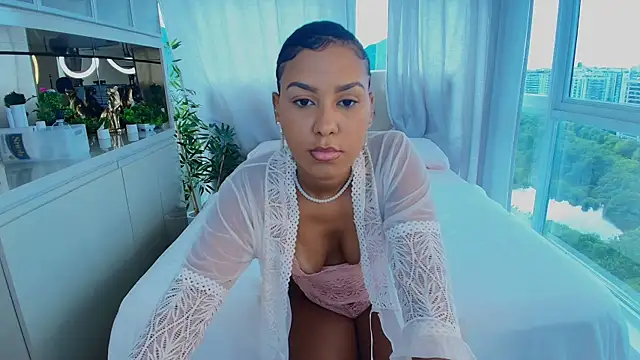 Snapshot of Susan_Backer chatting on February 4, 11:38 am Susan Backer online show from February 4, 11:38 am