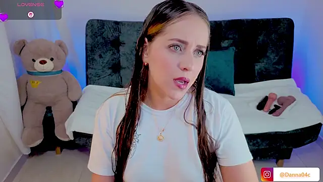 Snapshot of DannaCouper_ chatting on March 27, 10:48 am DannaCouper online show from March 27, 10:48 am