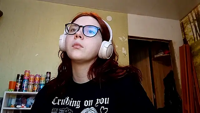 VannessaDillenbeck online show from February 5, 7:24 am