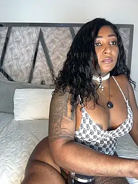 Snapshot of Denise_wolfe21 chatting on February 20, 8:53 pm Denise wolfe21 online show from February 20, 8:53 pm