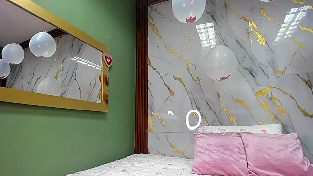 Snapshot of Amanda_Rossi chatting on February 24, 3:54 pm Amanda Rossi online show from February 24, 3:54 pm