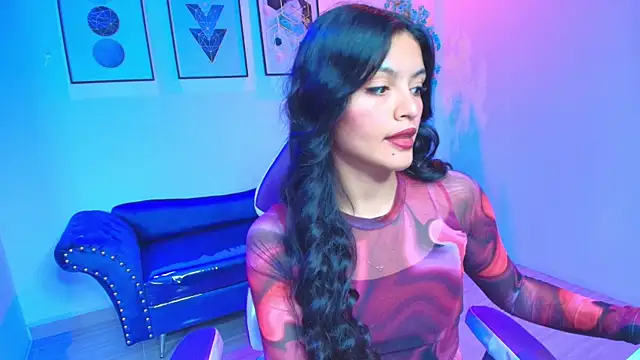 Maddie T18 online show from March 25, 11:49 am