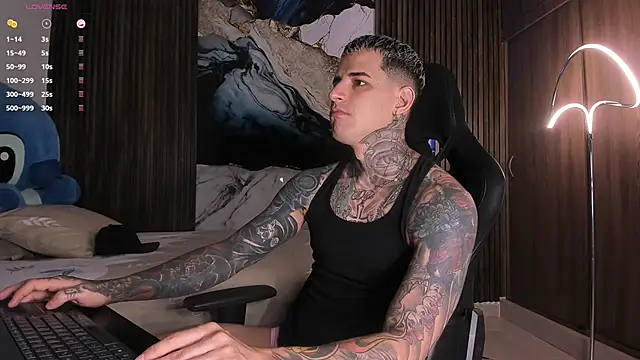 Snapshot of trisstann_ chatting on February 17, 5:30 pm trisstann online show from February 17, 5:30 pm